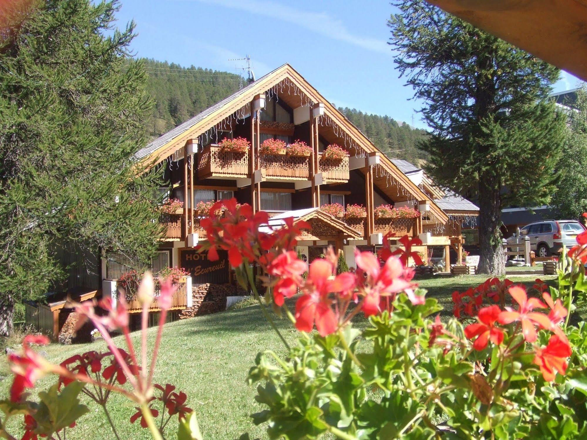Hotel Ecureuil Вар Екстериор снимка