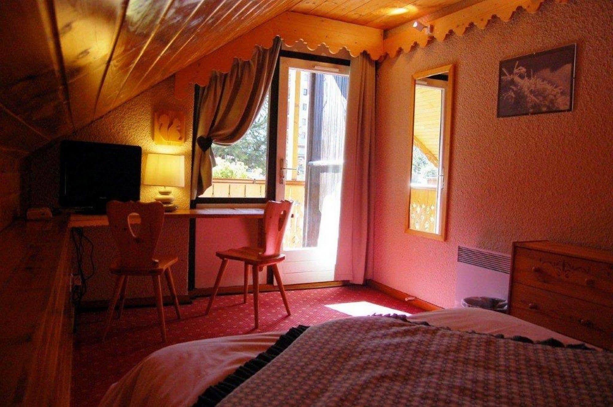 Hotel Ecureuil Вар Екстериор снимка